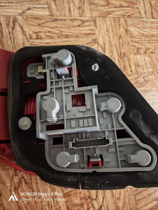 Стопове за Мерцедес W204