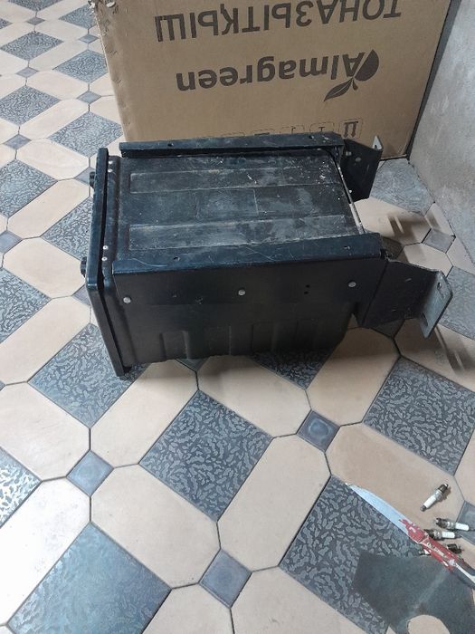 Продам инструментальный ящик