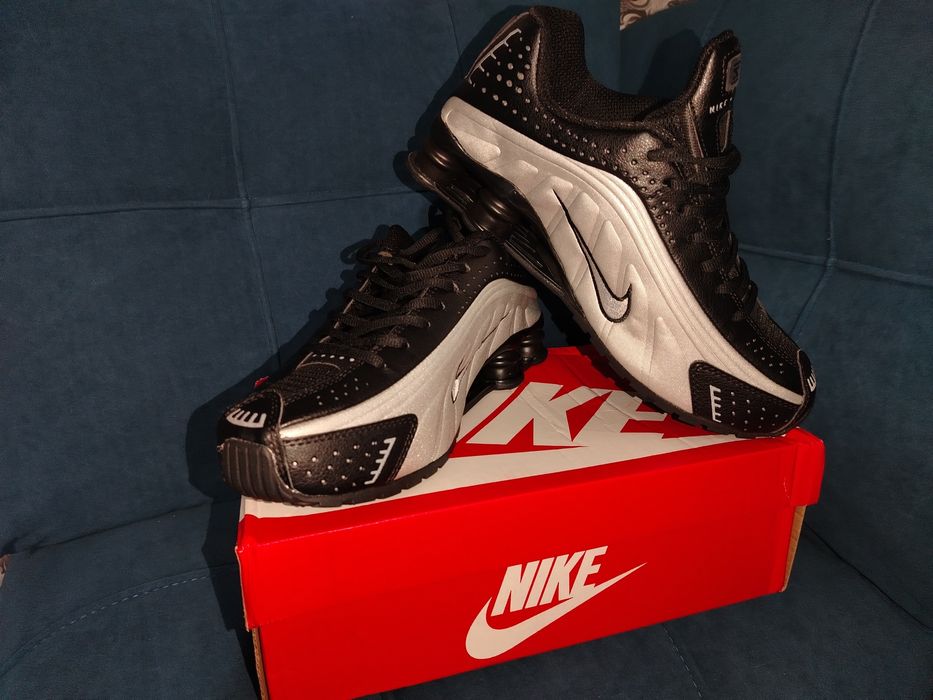 Кроссовки NIKE.  43 размер