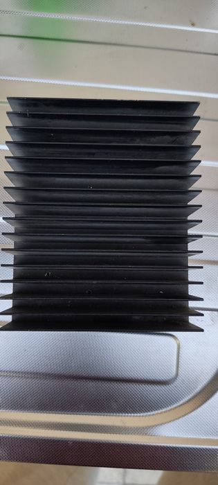 Radiator din aluminiu pentru racirea diferitelor piese electronice
