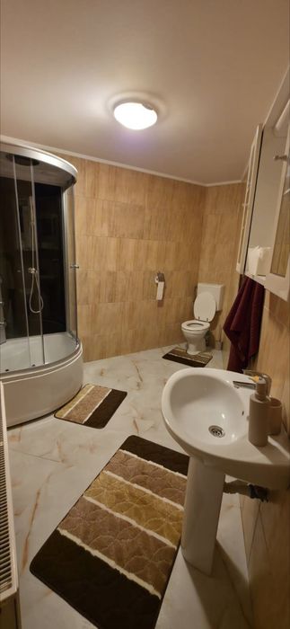 Inchiriez casa .