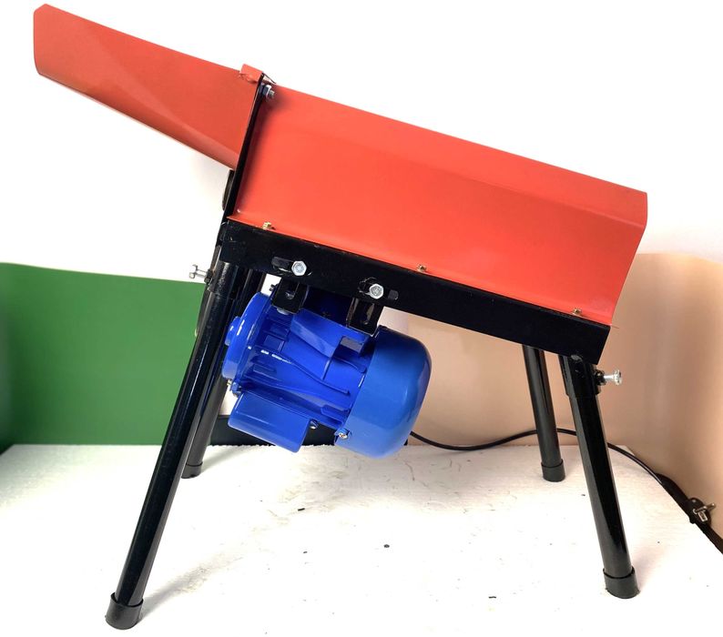 Batoza porumb Micul Fermier, 350 kg/ora, motor puternic