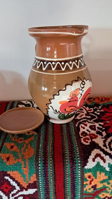 Cană din lut cu capac