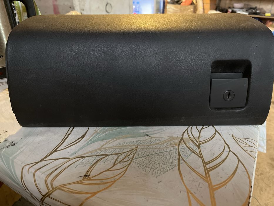 Бардачек на Фольксваген Пассат В3