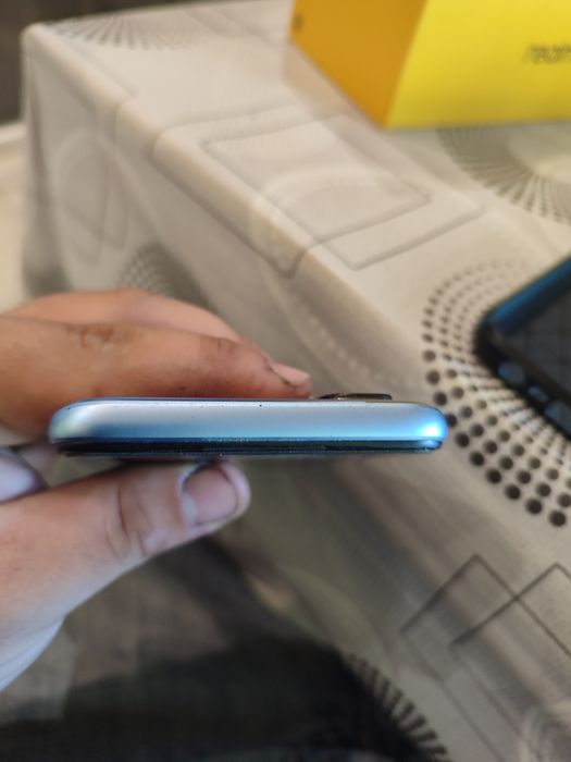 Телефон Realme 7