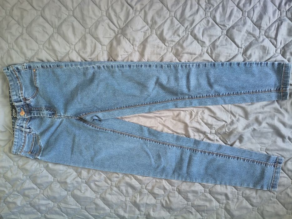 Дънки, два чифта