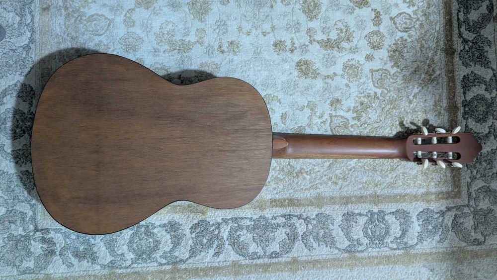 Акустическая гитара Yamaha