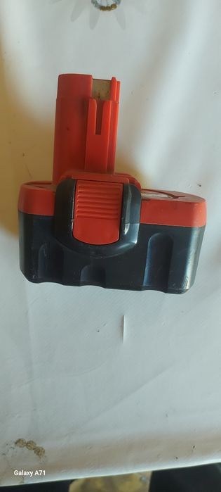 Продам батарейку для шуруповерта