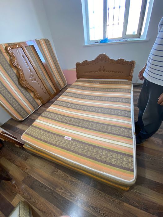2 кровати с матрасами