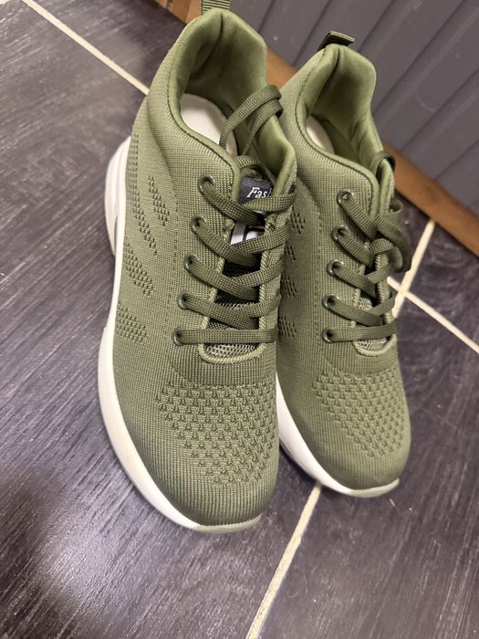 Красовки бу 1500 тенге