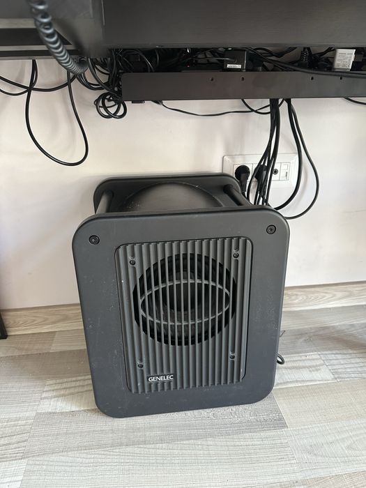 Genelec 7050 c sub