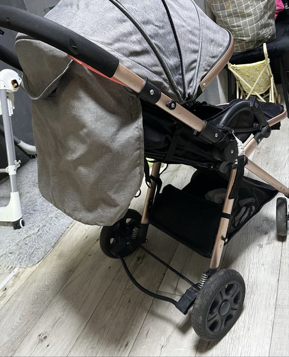 Продам коляску прогулочную