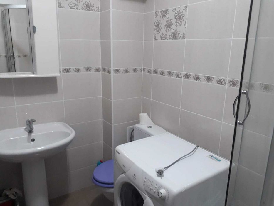 Inchiriez apartament