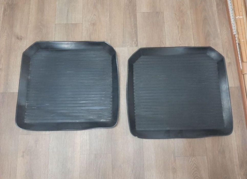 Продам полики,коврики в машину!