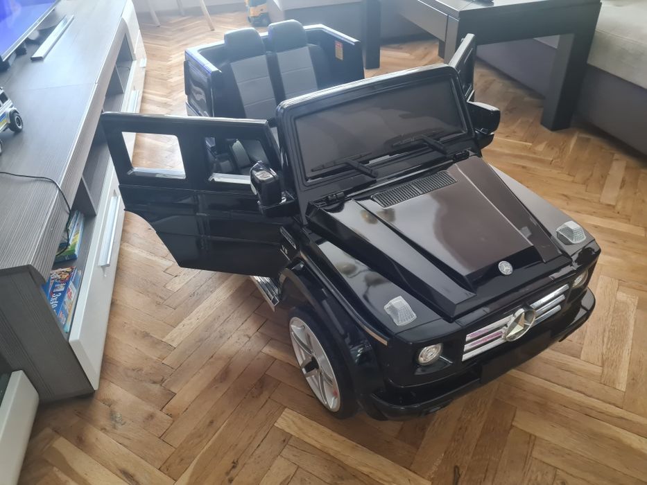 Акумулаторен джип Mercedes Benz