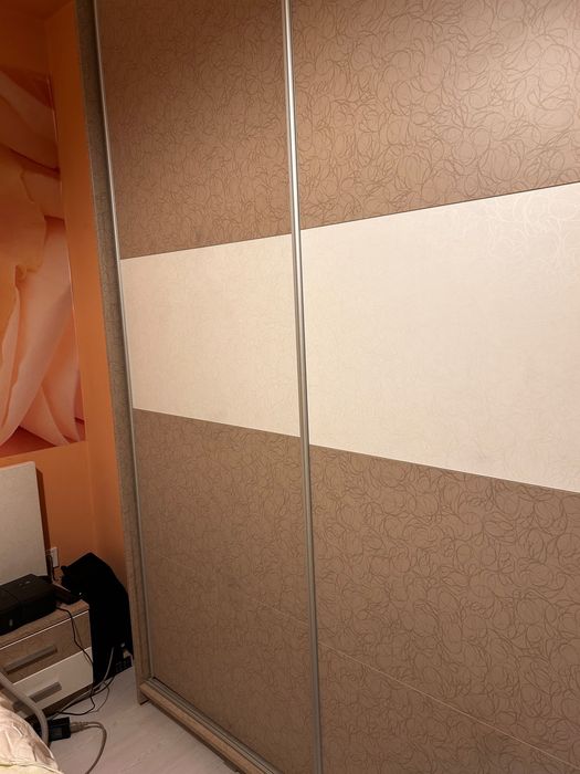 Гардероб с плъзгащи врати