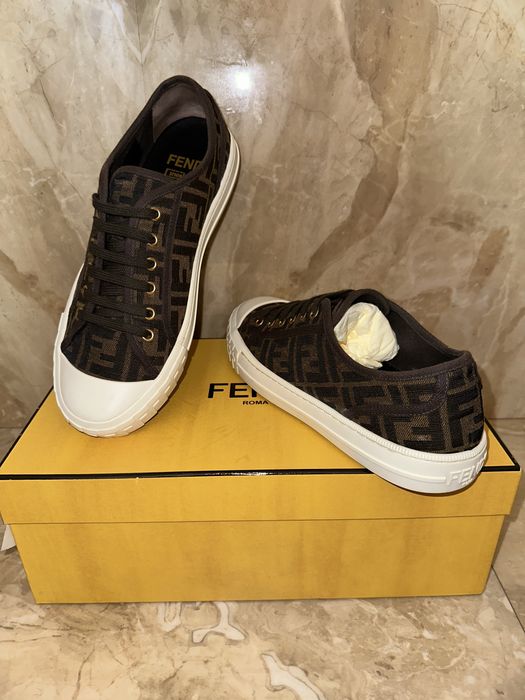 Fendi Sneakers Low-Top *FF logo