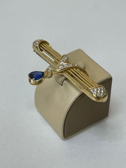 Brosa cu pietre prețioase din aur 18K Amanet BKG