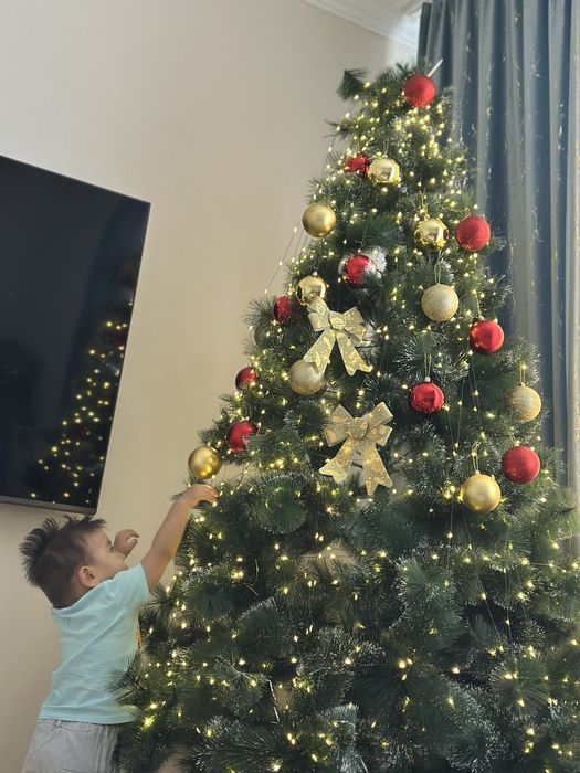 Продам елку с игрушками