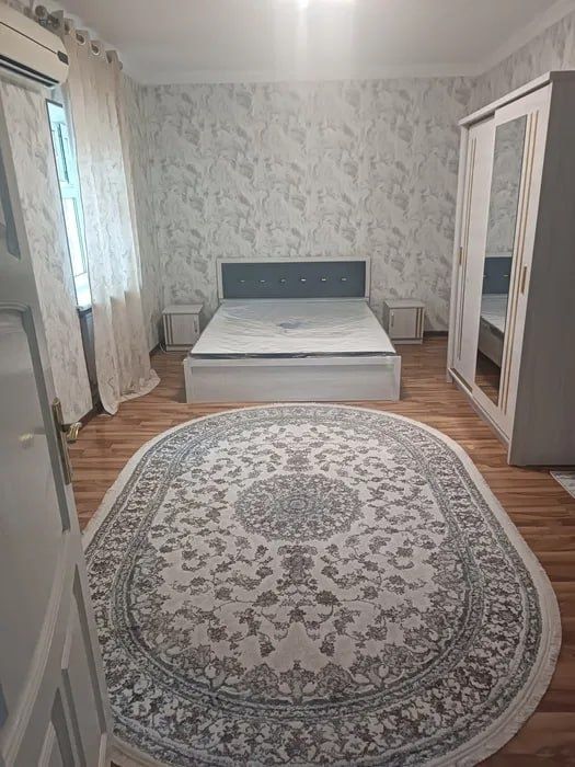 Продается дом на 6 соток земли. Уч кахрамон.