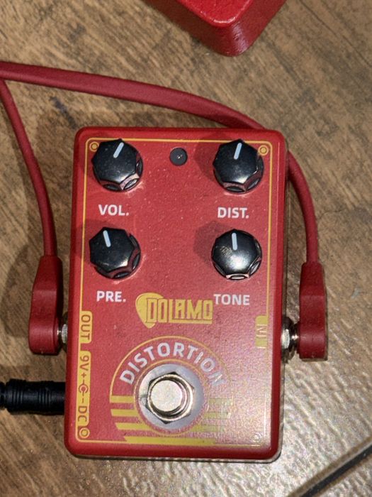 Dolamo Distortion Pedal