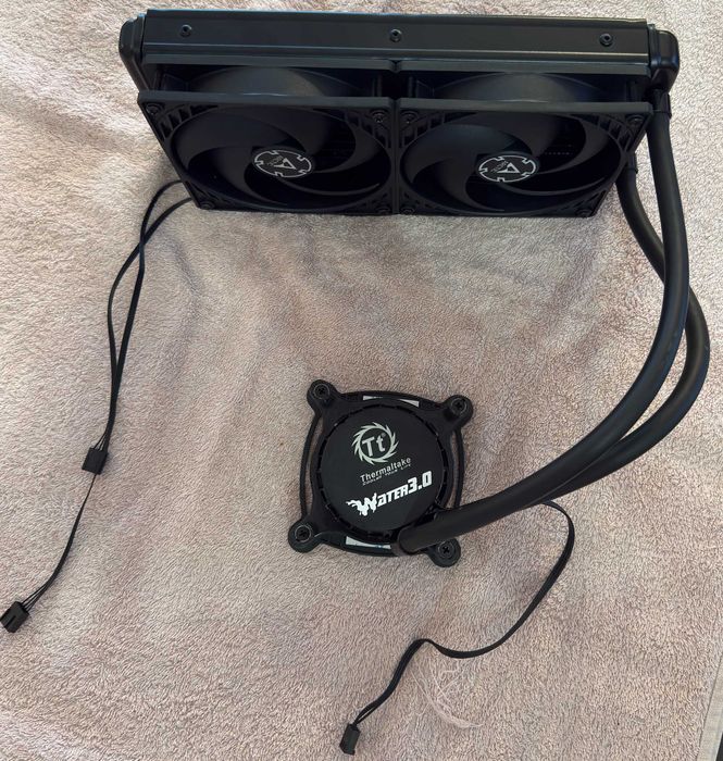 Воден Охладител за процесор Thermaltake Water 3.0 240mm LGA 1150, 1151, 1155, 1156 и 1200