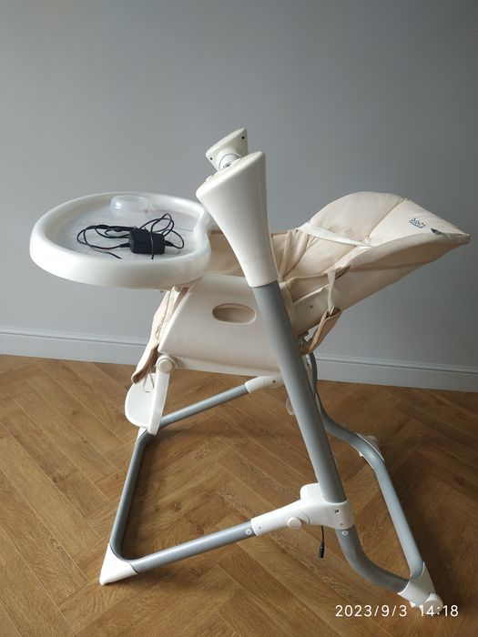 Продам детский столик до 3-х лет