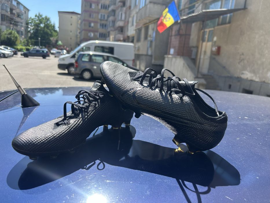 Ghete fotbal nike mercurial