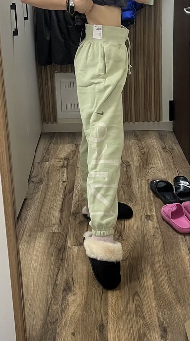 Дамско долнище Nike