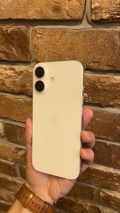IPhone 17 white 256 гб (срочно продаю)