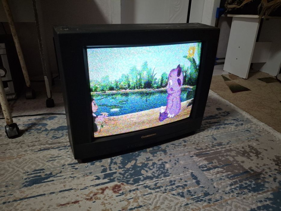 Телевизор б/у  3000т