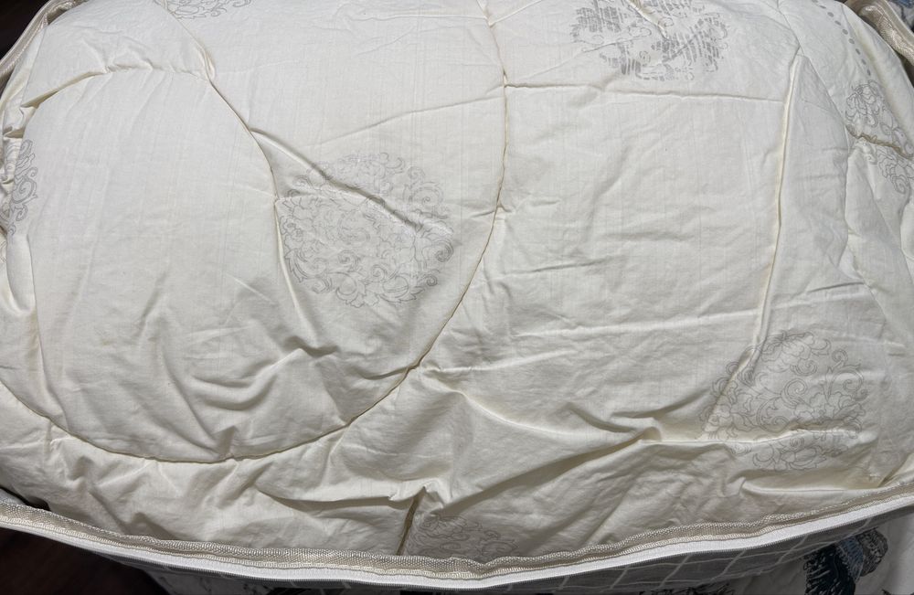 Продам одеяло большое