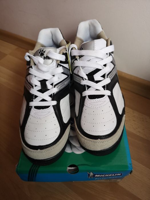 Нови обувки Kelme 41 номер