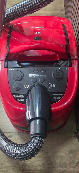 Прахосмукачка ( перачка) за мокро и сухо почистване BWD421PET Серия 4 2100 W