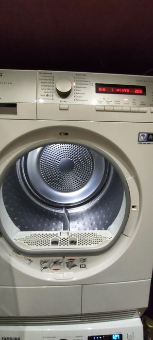 Сушилня AEG Lavatherm Protex Plus инверторна с термопомпа 9кг.