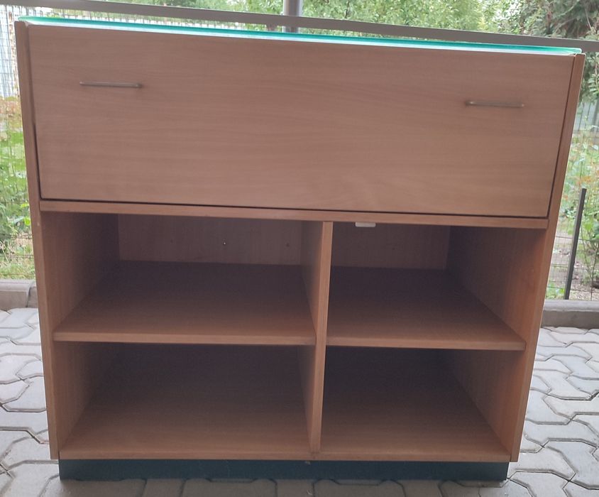 Витрины разные, для посуды/ювелирки