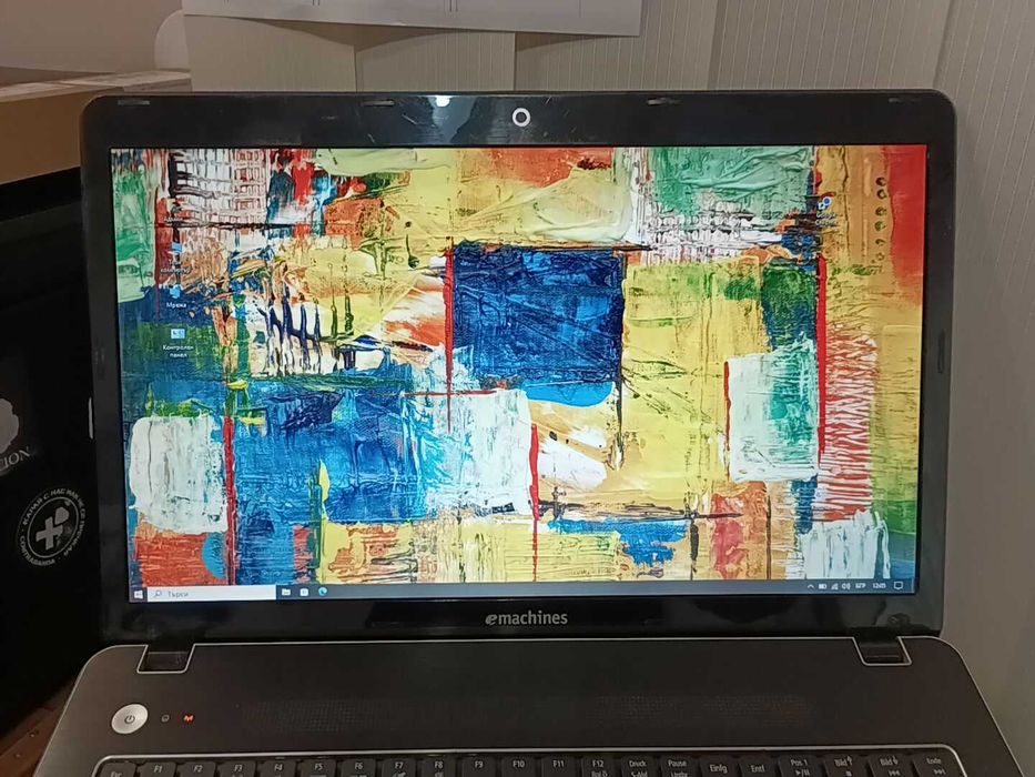 Лаптоп eMachines HM72 CP / 17.3