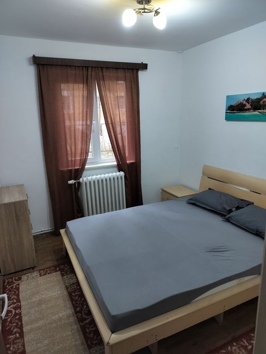 De închiriat apartament doua camere