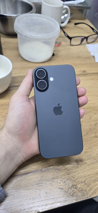 Продам Iphone 17