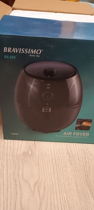 AIR FRYER 1200W с капацитет на кошницата 2.6 L