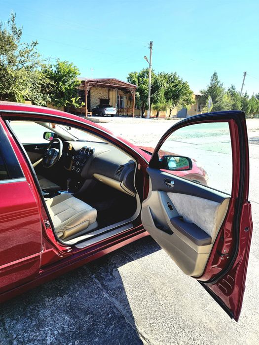 Nissan Altima 2008 avtomat, metan benzin