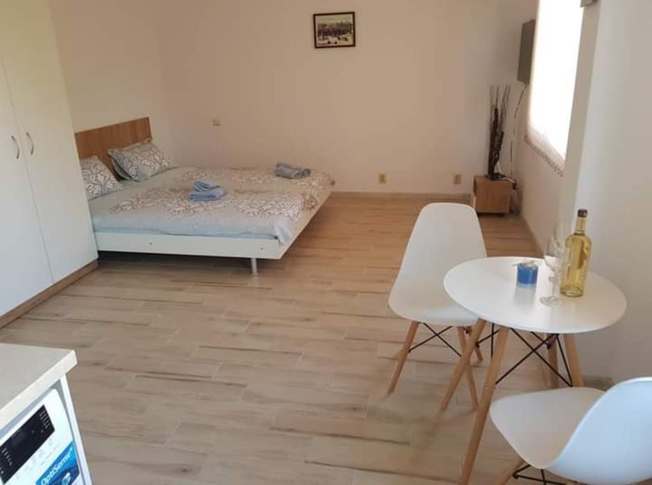 Дава се под наем Едностаен апартамент в Русе, Център - 32 кв.м за 193.8 € - Снимка #3