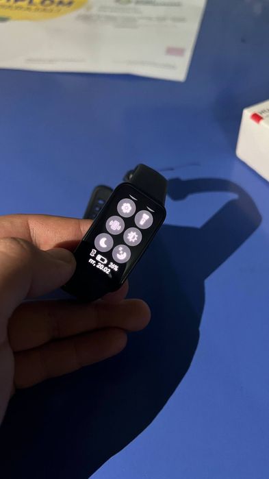 HUAWEI Band 8  garintiya