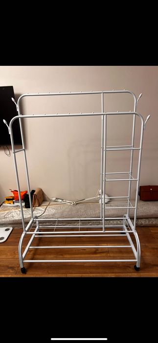 Продам вешалку напольную