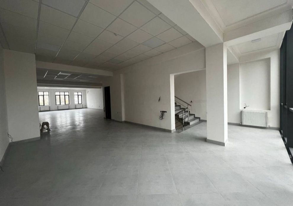 Сдаётся здание 800м² 4-этажа ориентир парк Ашхабад по низкой цене!!!