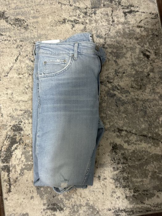 Blugi culoarea albastru