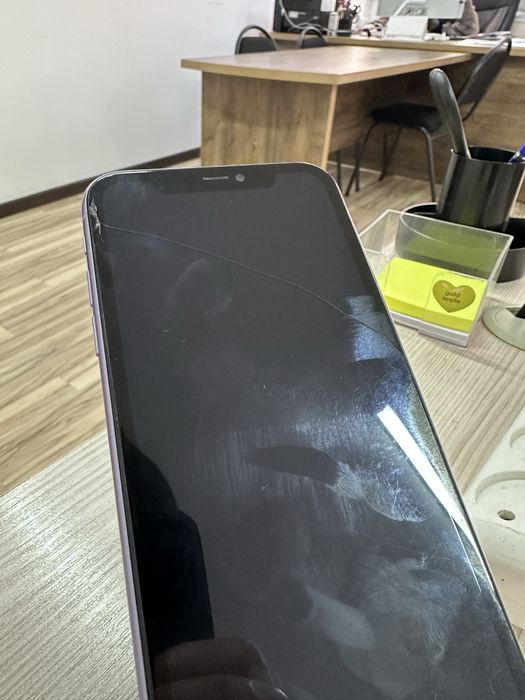Продам iPhone 11