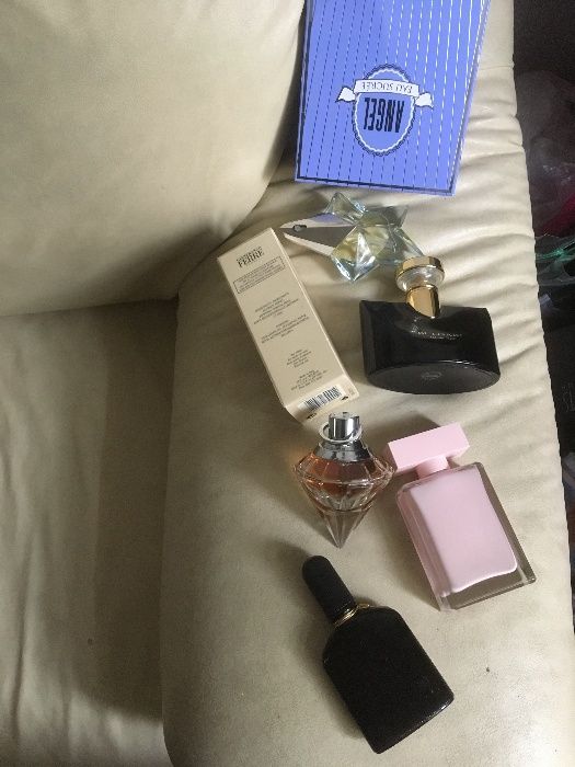 мъжка козметика И eau de cologne..