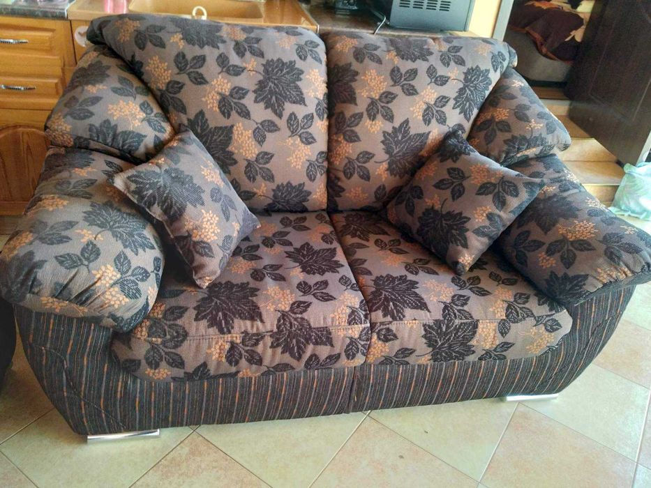 Продавам 2 дивана