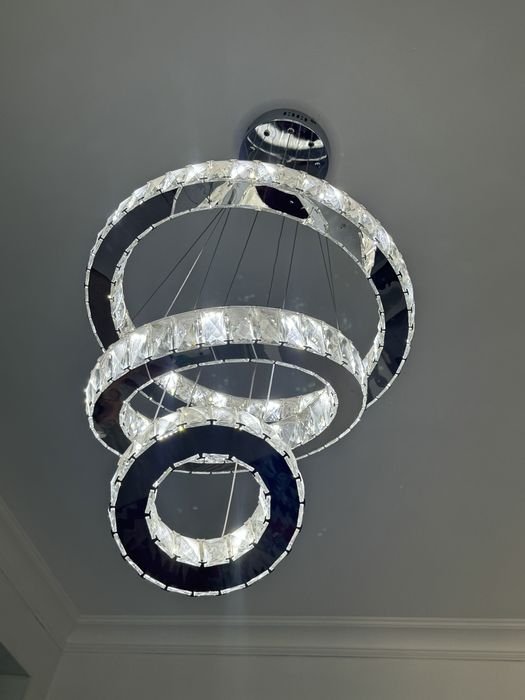 Люстра. Кольца регулируются